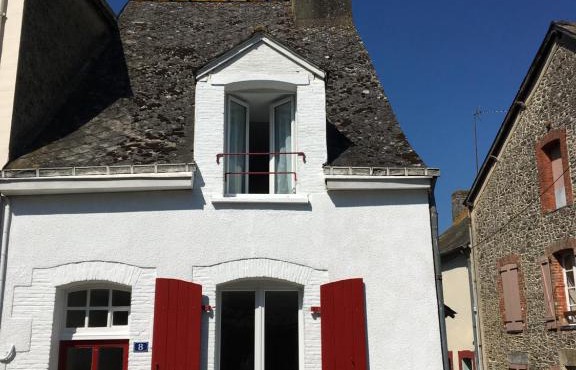Charming Cottage in a typical French Village
