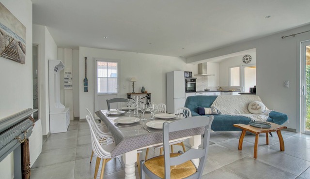 Charming new olėronnaise house between sea and forest, 500 m from the beach.