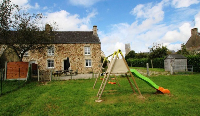 Charming parsonage with garden and WIFI in Saint-Jacques-de-Néhou