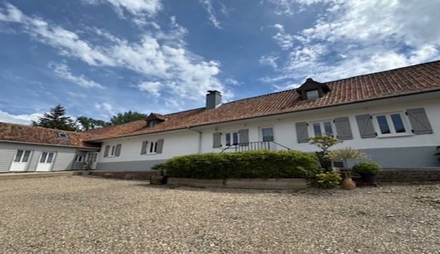 Charming gîte with swimming pool