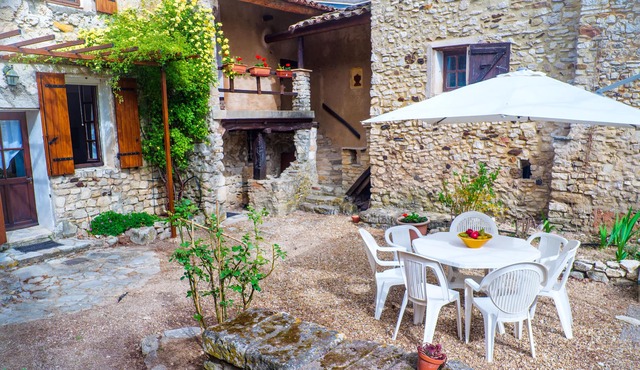 Charming cottage in Provence. Saint Saturnin of Apt