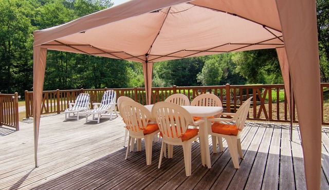 Charming chalet with swimming pool