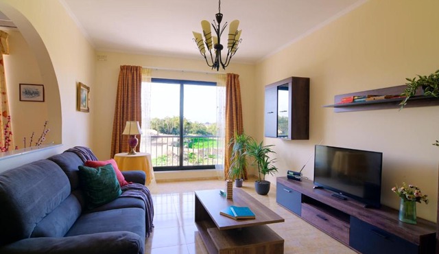 Charming Getaway with Views in Marsascala