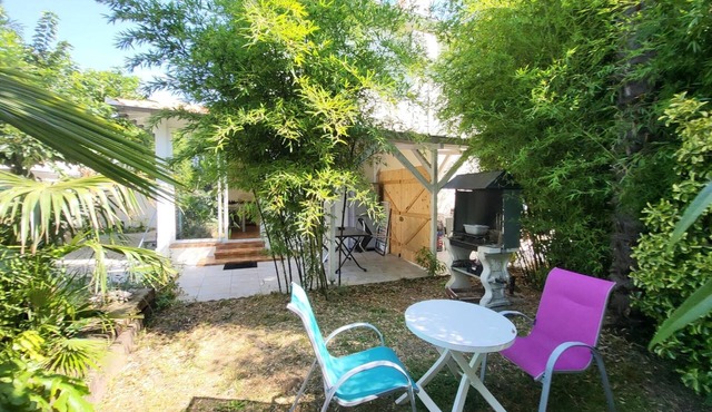 Charming Gite Venitia with Private Terrace, Wi-Fi, and Air Conditioning