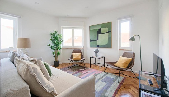 Charming Graça Flat w Balcony, by TimeCooler