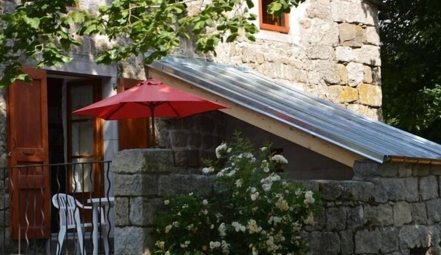 Charming Granite House Near Tence