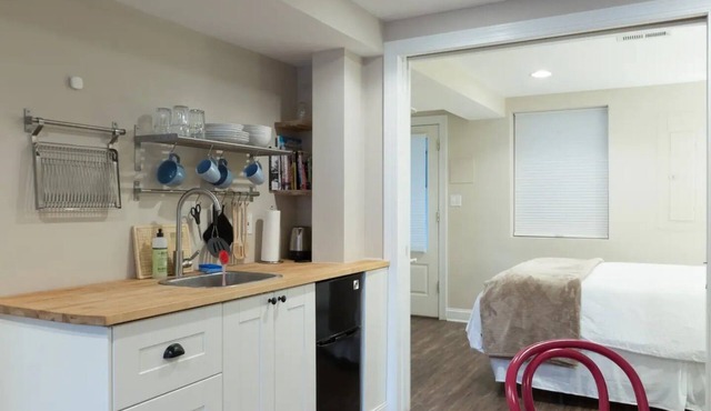 Charming H St Oasis close to Capitol and museums