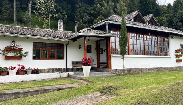 Charming Hacienda House with private forest in the heart of Nono