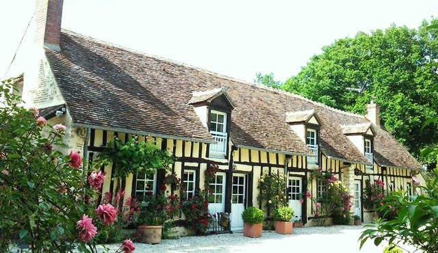 Charming half-timbered house in the heart of the Orleans forest