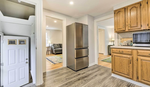 Charming Hamden Home: 2 Mi to Yale University