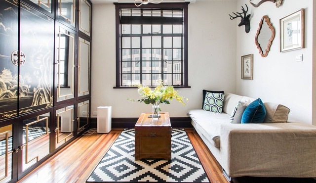 Charming Heritage Suite on Nanjing W Rd/Jing'an