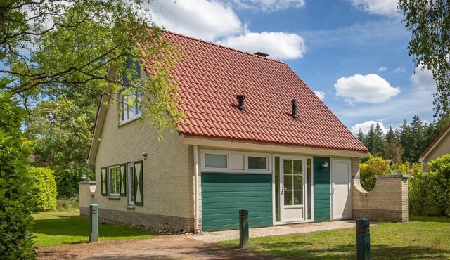 Charming Hideaway Near Woods