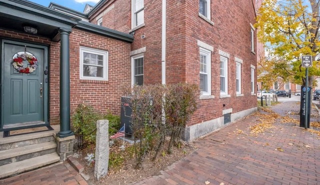 Charming & Historic 2BR Oasis in Downtown Luxury