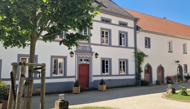 Charming historic 3-bedroom country house in peaceful Feilsdorf