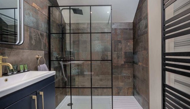 Charming Historic Haven in Sheffield City Centre