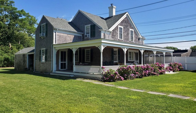 CHARMING HISTORIC ISLAND HOME-WEEKLY RENTAL- OAK BLUFFS