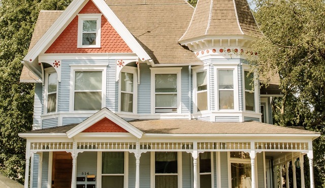 Charming Historic Upper Walk to Downtown, Festivals & Beach