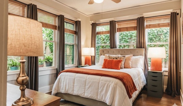 Charming Historic Victorian Beauty, Walk to UT & Downtown | FreeParking ❤️