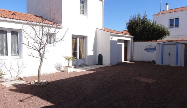 Charming house near center, 5 ppl, garden