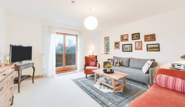 Charming Holiday Apartment “Ferienwohnung Keul” with Mountain View