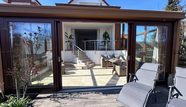 Charming Holiday Home with Free Wi-Fi, Parking and Shared Garden