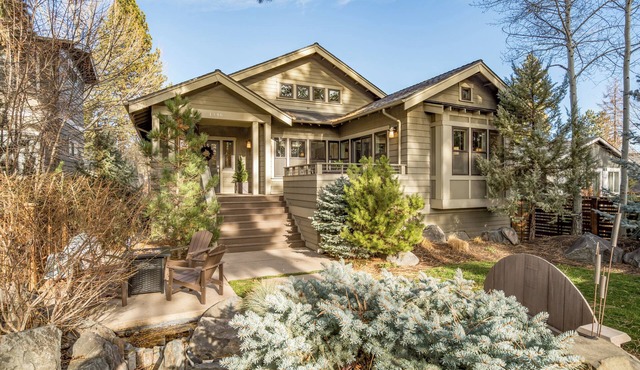 Charming home blocks from river, downtown and Mt Bachelor
