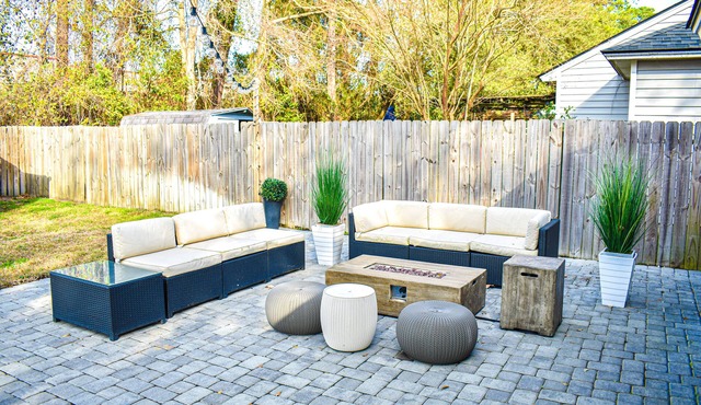 Charming Home Central To Savannah And Tybee Island