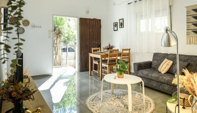 Charming Home in the Heart of Haifa by Sea N Rent