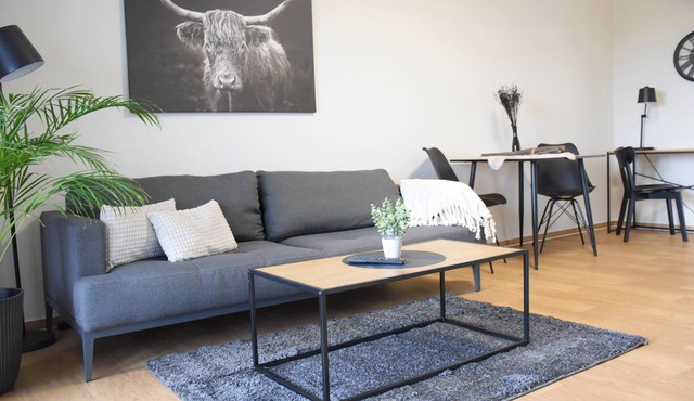 Charming Homes - Studio 25