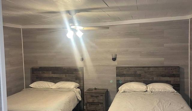 Charming hotel in fishing town of Golden Meadow with WiFi, AC