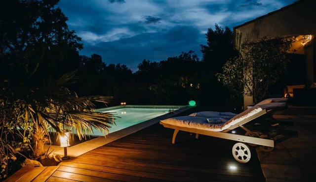 Charming house, ZEN atmosphere in the garrigue, Private heated pool & Jacuzzi