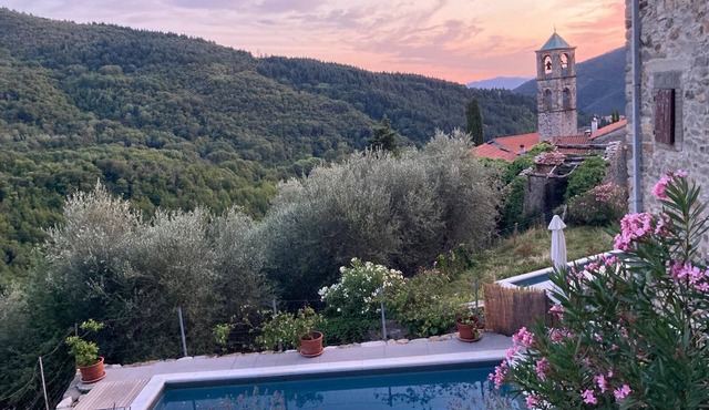 Charming house, dolce vita with swimming pool, nature