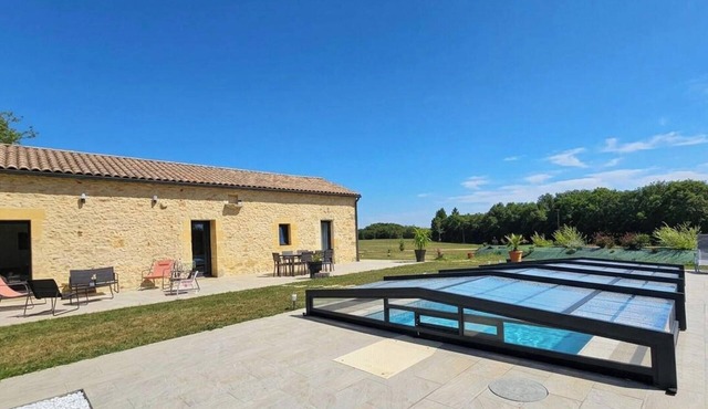 Charming house in Périgord with private pool and parking
