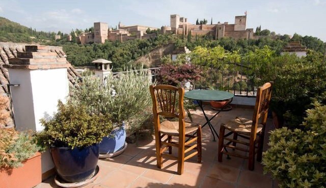 CHARMING HOUSE IN THE ARABE ALBAICIN NEIGHBORHOOD (VIEWS TO THE ALHAMBRA)