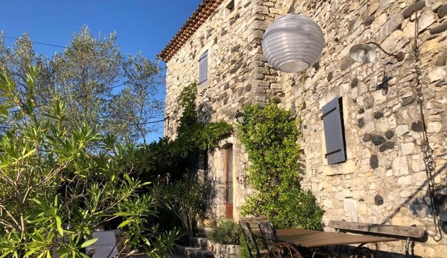 Charming house, magnificent view; heated swimming pool. Near Gorges de l'Ardèche