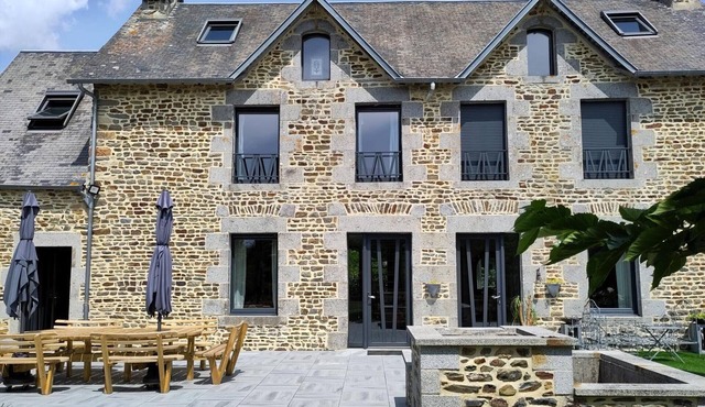 Charming house with garden, near Mont Saint-Michel Bay