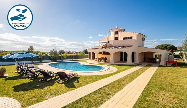 Charming house w/heatable pool & BBQ