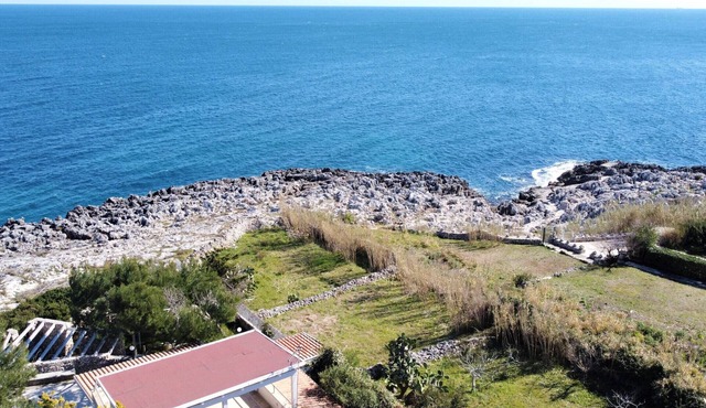 Charming house w/private sea access & jacuzzi