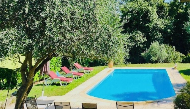 Charming house with air conditioning 5P+cottage +5P Heated pool Setting Provence