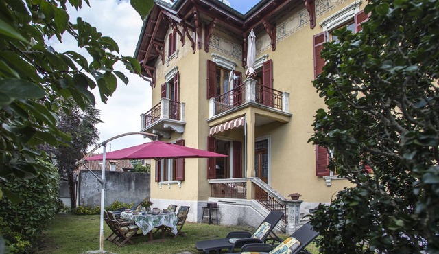 Charming house with garden near the romantic lake of 0rta, for 6 people