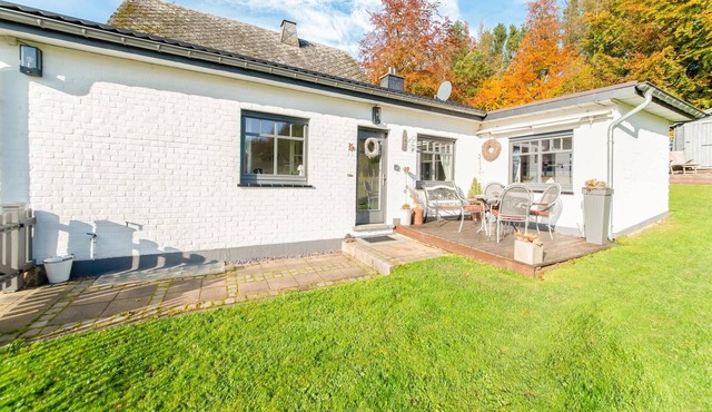 Charming house with sauna, jacuzzi in Bullange