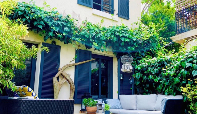 Charming House with Terrace & Garden in Paris