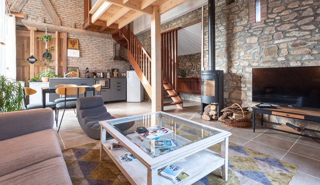 Charming independent cottage 12km from the sea