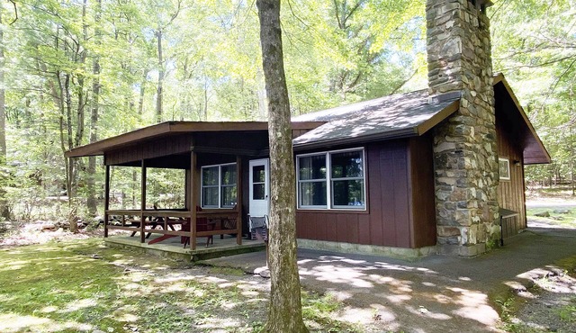 Charming Lake View Cabin in the Poconos on Private Resort