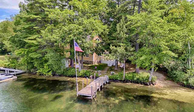 Charming Lakefront Cottage on Winter Harbor – Your Perfect Escape