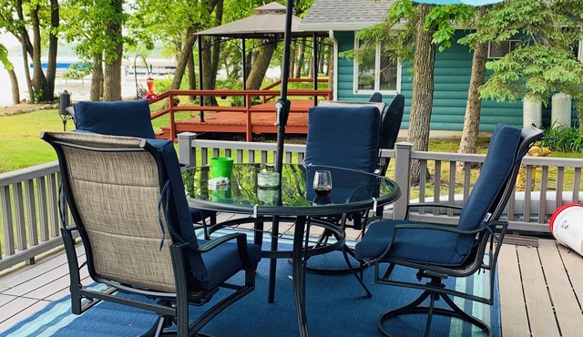 Charming Lakefront Cabin - beautifully renovated cabin, minutes from state park.
