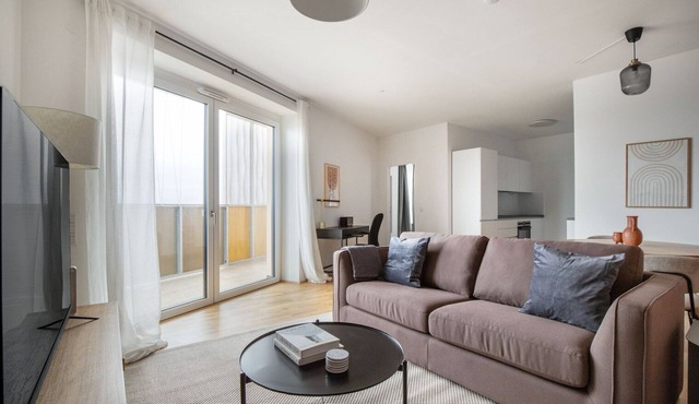 Charming Landstraße 2BR w/Gym, nr Erdberg, by Blueground