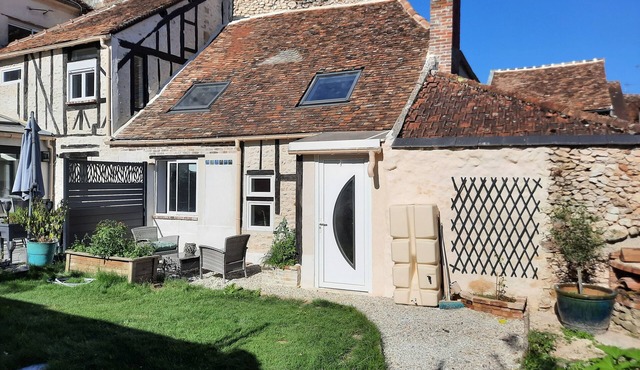 Charming little house in the center of town