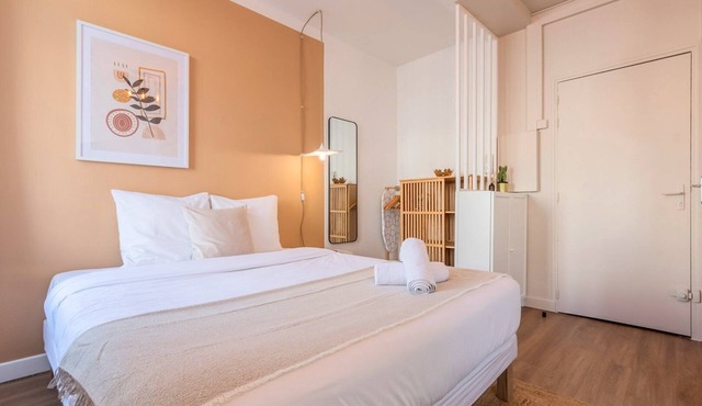 Charming Lille St Michel studio