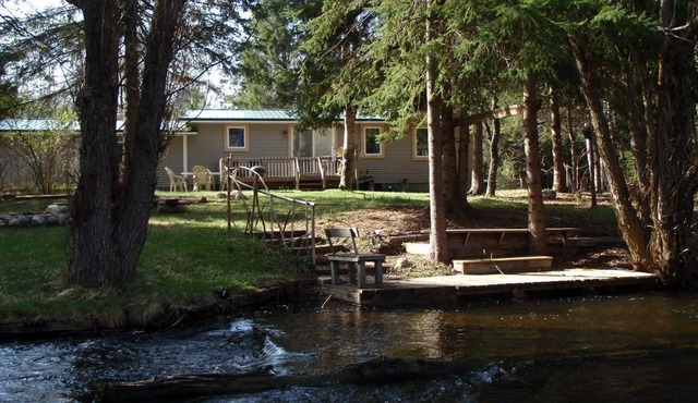 Charming lodge like cabin on trout stream great for kayaking and near ORV trails